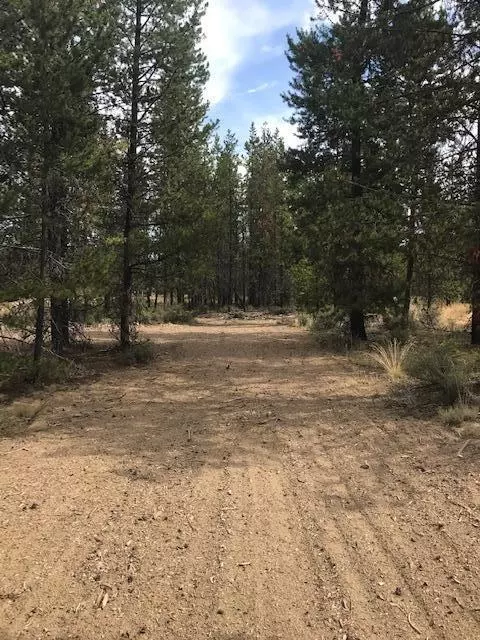 16780 Pine Pl, La Pine, OR 97739 photo 5