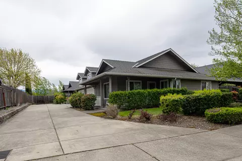 1268-1270 SW Sun Glo Dr, Grants Pass, OR 97527