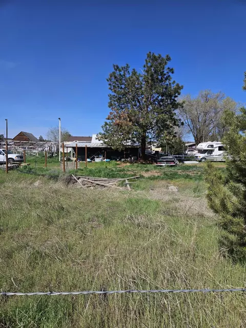 425 SW J St, Madras, OR 97741