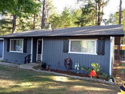 650 Frederick Ct, Cave Junction, OR 97523