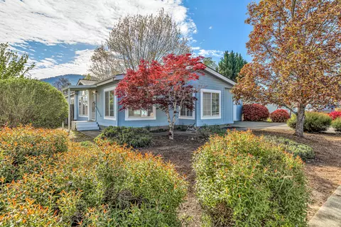 1015 Idle Ct, Grants Pass, OR 97527