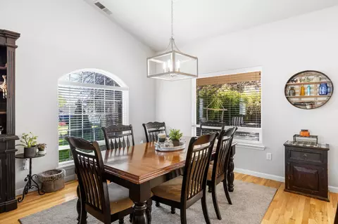 Dining - 537 Westminster Dr, Eagle Point, OR 97524 photo 1 of 2