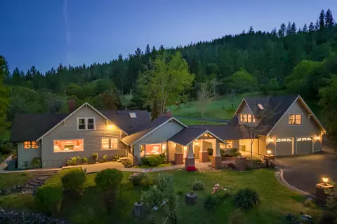 3775 Old Military Rd, Central Point, OR 97502
