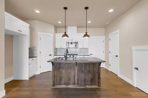 4185 SW 39th St #141, Redmond, OR 97756