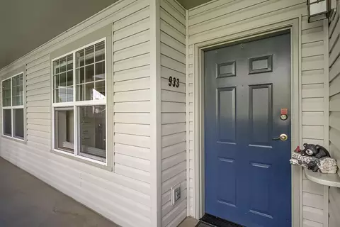 933 Mountain Meadows Cir, Ashland, OR 97520