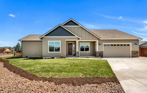 174 NW Saddlehorn Ct, Prineville, OR 97754