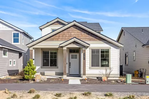 51972 Crescent Creek Dr, La Pine, OR 97739