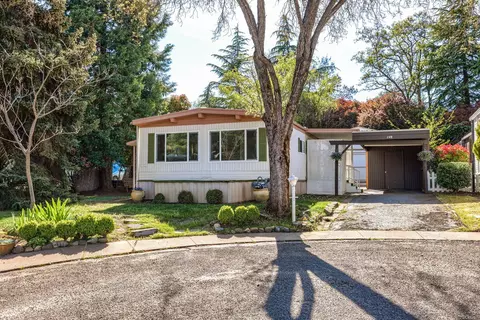 1055 N 5th St #148, Jacksonville, OR 97530