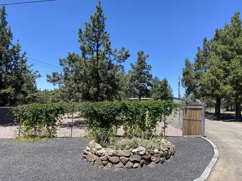 8032 Sandy Pl, Terrebonne, OR 97760