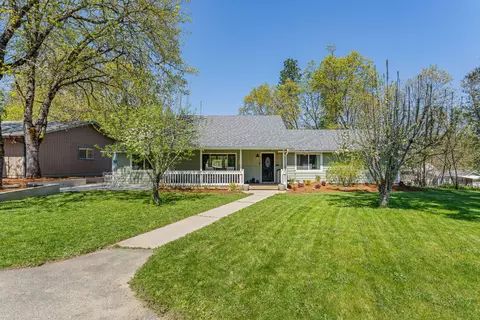 4570 New Hope Rd, Grants Pass, OR 97527