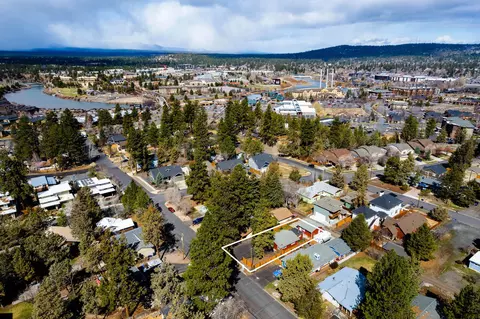 200 SW Mckinley Ave, Bend, OR 97702