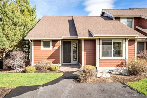 10614 Village Loop, Redmond, OR 97756