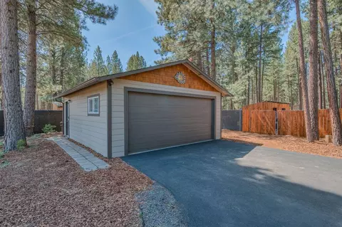 Exterior - 56243 Solar Dr, Bend, OR 97707 photo 5 of 9