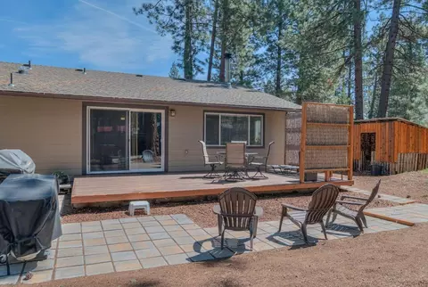 Exterior - 56243 Solar Dr, Bend, OR 97707 photo 4 of 9