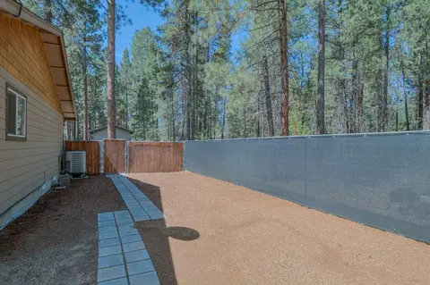 Exterior - 56243 Solar Dr, Bend, OR 97707 photo 6 of 9
