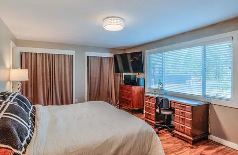 Bedroom - 56243 Solar Dr, Bend, OR 97707 photo 2 of 4