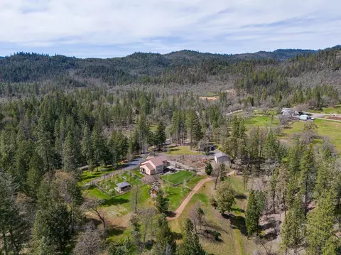 View/Area - 68 Busch Rd, Trail, OR 97541 photo 9 of 11