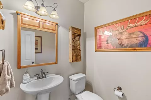 Bath - 68 Busch Rd, Trail, OR 97541 photo 5 of 5
