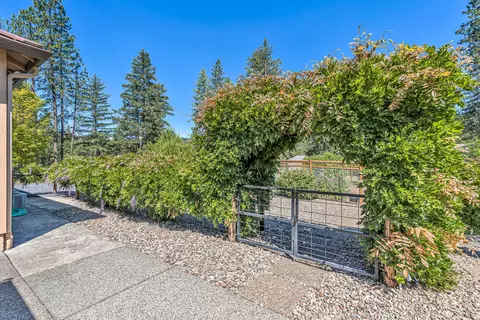 Exterior - 68 Busch Rd, Trail, OR 97541 photo 13 of 28