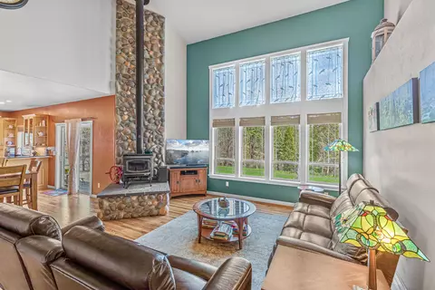 Living - 68 Busch Rd, Trail, OR 97541 photo 1 of 3