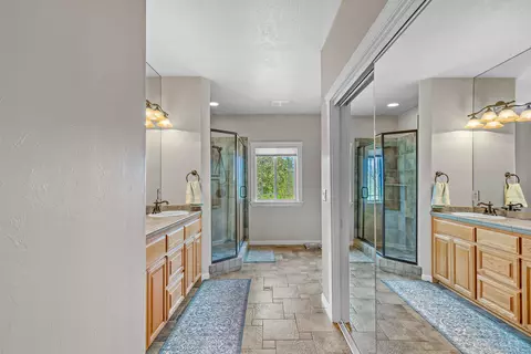 Bath - 68 Busch Rd, Trail, OR 97541 photo 1 of 5