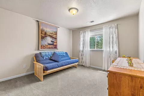 Bedroom - 68 Busch Rd, Trail, OR 97541 photo 3 of 5