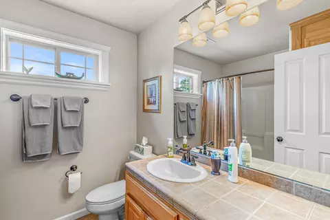 Bath - 68 Busch Rd, Trail, OR 97541 photo 4 of 5
