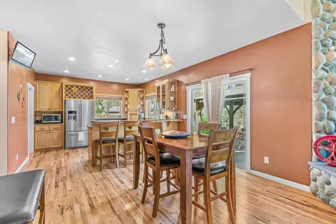 Dining - 68 Busch Rd, Trail, OR 97541 photo 1 of 1