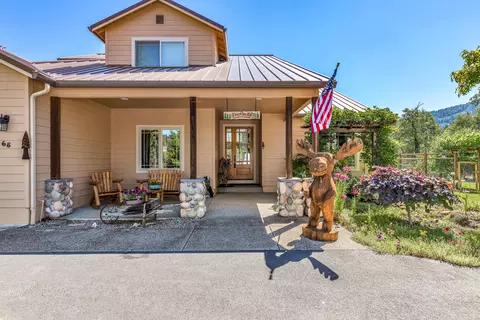 68 Busch Rd, Trail, OR 97541