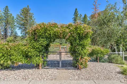 Exterior - 68 Busch Rd, Trail, OR 97541 photo 12 of 28