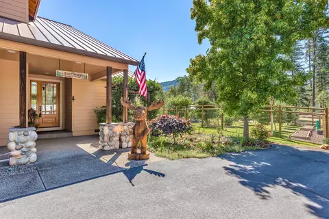 Exterior - 68 Busch Rd, Trail, OR 97541 photo 5 of 28