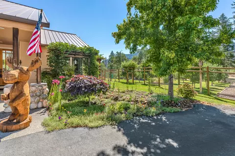 Exterior - 68 Busch Rd, Trail, OR 97541 photo 1 of 28