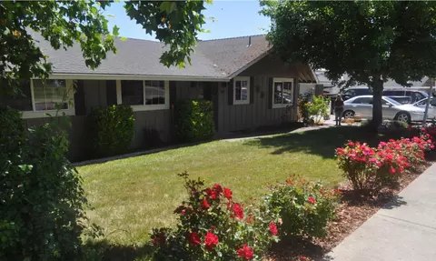1399 NW Highland Ave, Grants Pass, OR 97526