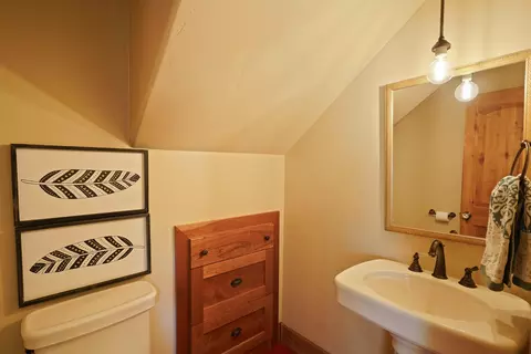 Bath - 20071 Beaver Ln, Bend, OR 97703 photo 1 of 7