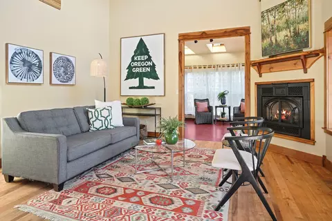 Living - 20071 Beaver Ln, Bend, OR 97703 photo 1 of 6