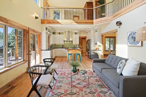 20071 Beaver Ln, Bend, OR 97703