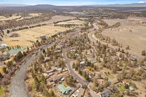 View/Area - 20071 Beaver Ln, Bend, OR 97703 photo 3 of 4