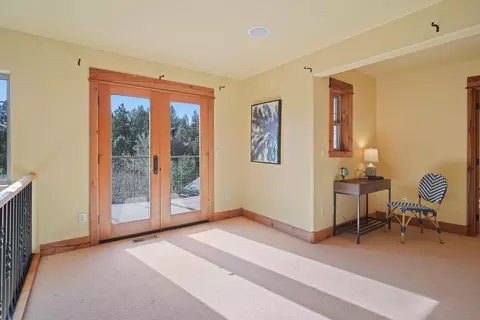 Living - 20071 Beaver Ln, Bend, OR 97703 photo 6 of 6