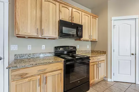 Kitchen - 62075 Wolcott Pl, Bend, OR 97701 photo 4 of 4