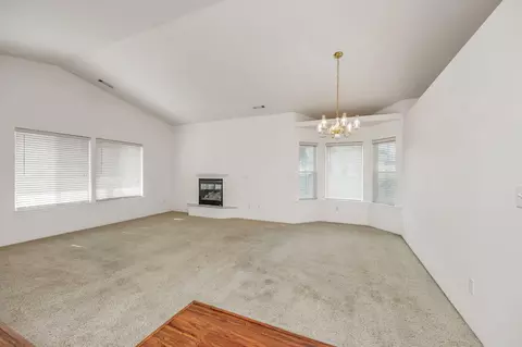 Living - 9 Chantrell Ct, Eagle Point, OR 97524 photo 2 of 3