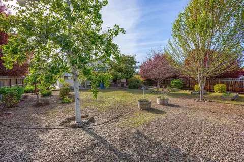 Exterior - 9 Chantrell Ct, Eagle Point, OR 97524 photo 10 of 15