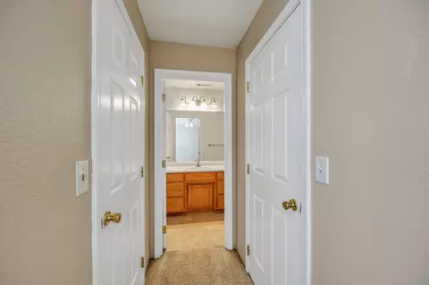 Entry Way - 9 Chantrell Ct, Eagle Point, OR 97524 photo 1 of 1