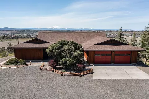1242 NE Bean Way, Madras, OR 97741