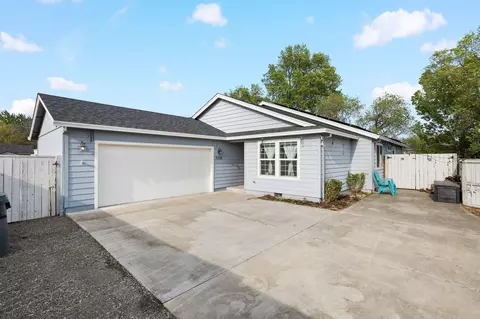 2536 Mountain Gate Ct, White City, OR 97503