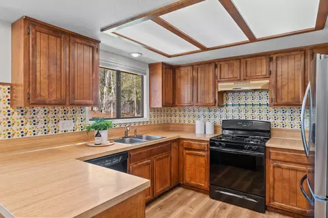 Kitchen - 2641 NW Robert Way, Bend, OR 97703 photo 5 of 5