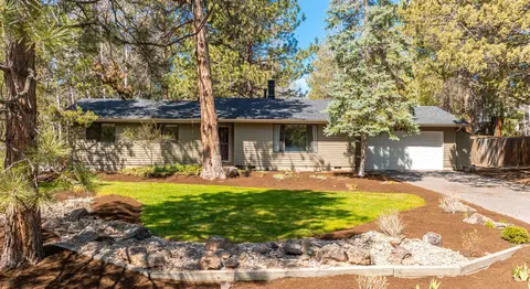 2641 NW Robert Way, Bend, OR 97701