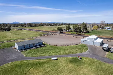 2737 NW 35th St, Redmond, OR 97756