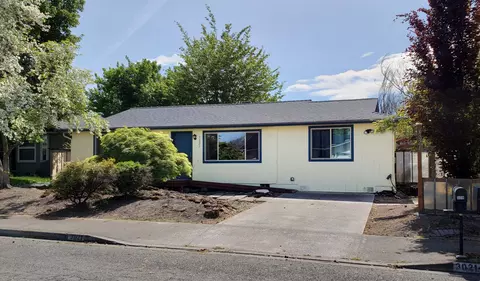 3021 Clearview Ave, Medford, OR 97501
