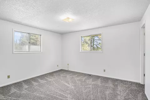 Bedroom - 22070 Erickson Rd, Bend, OR 97701 photo 2 of 2