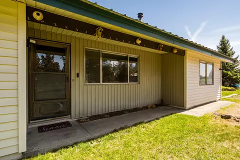 Exterior - 22070 Erickson Rd, Bend, OR 97701 photo 5 of 12